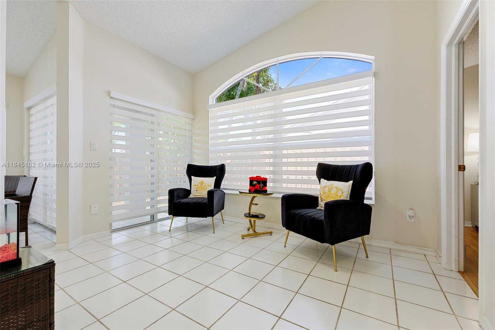 Small Image of 12340 SOUTH WEST 144TH TER, Miami Number 5