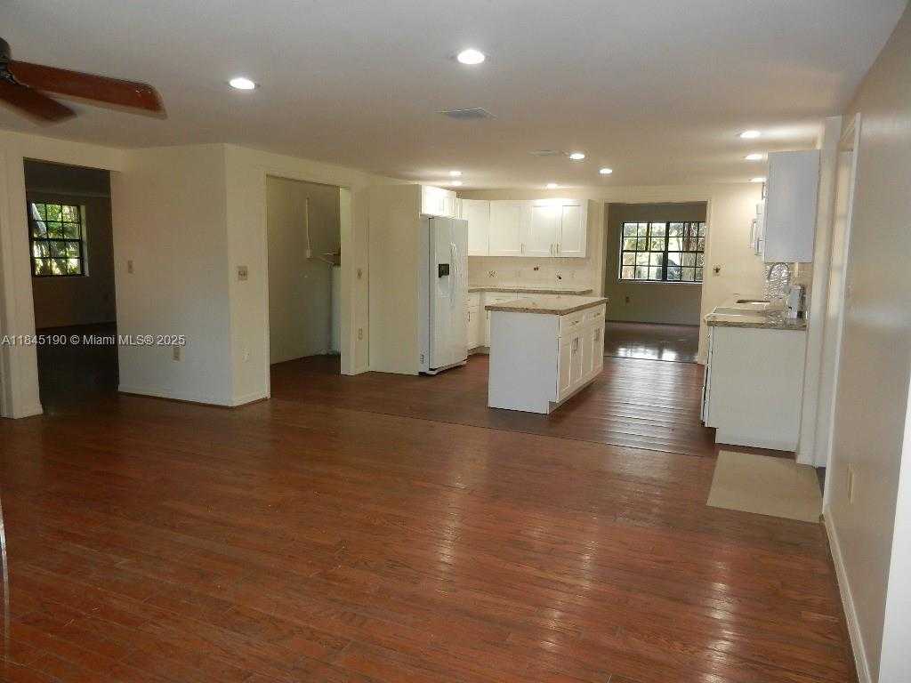 Small Image of Homestead Number 16