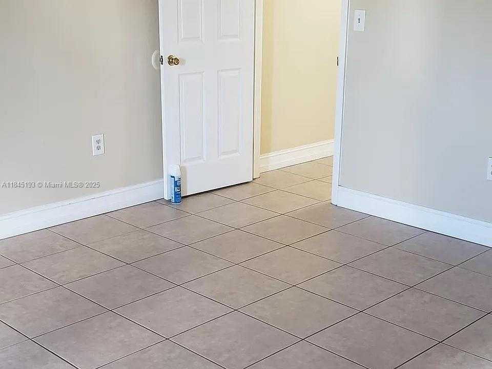 Small Image of 9355 FONTAINEBLEAU BLVD #C212, Miami Number 16