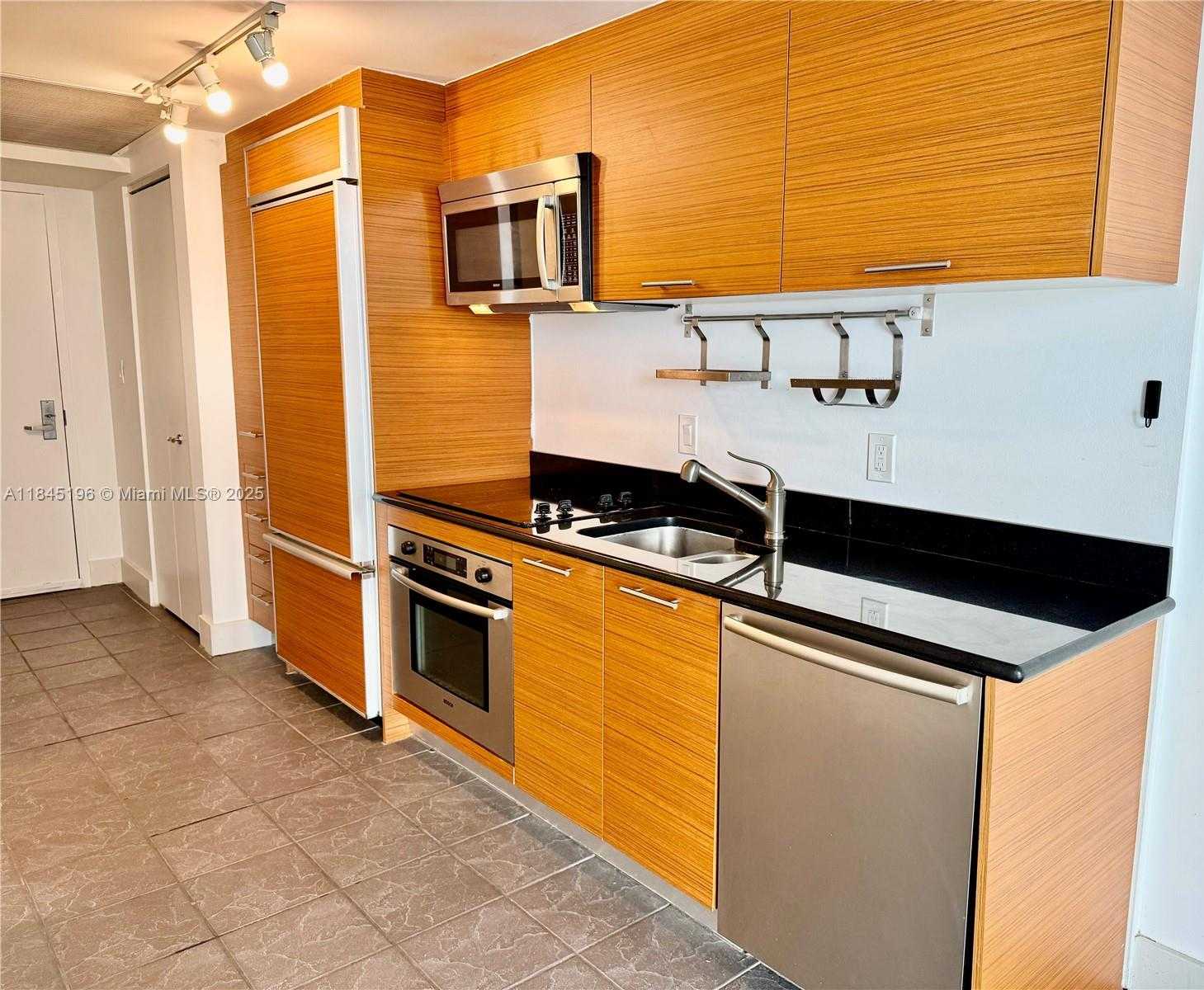 Small Image of 50 BISCAYNE BLVD #4803, Miami Number 2