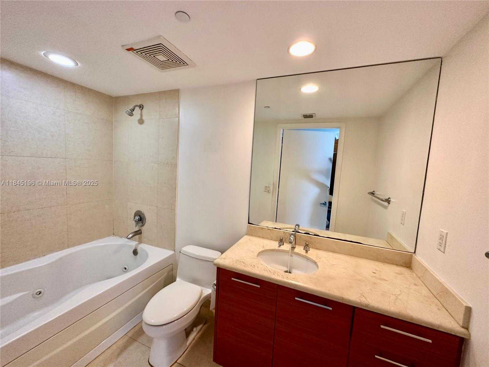 Small Image of 50 BISCAYNE BLVD #4803, Miami Number 5