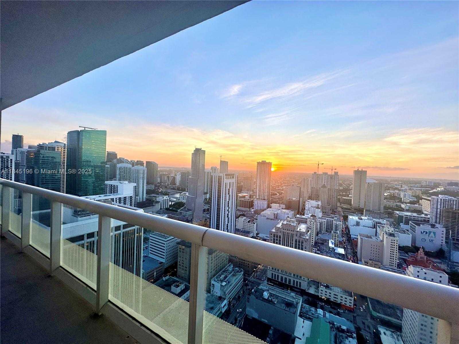 Small Image of 50 BISCAYNE BLVD #4803, Miami Number 9