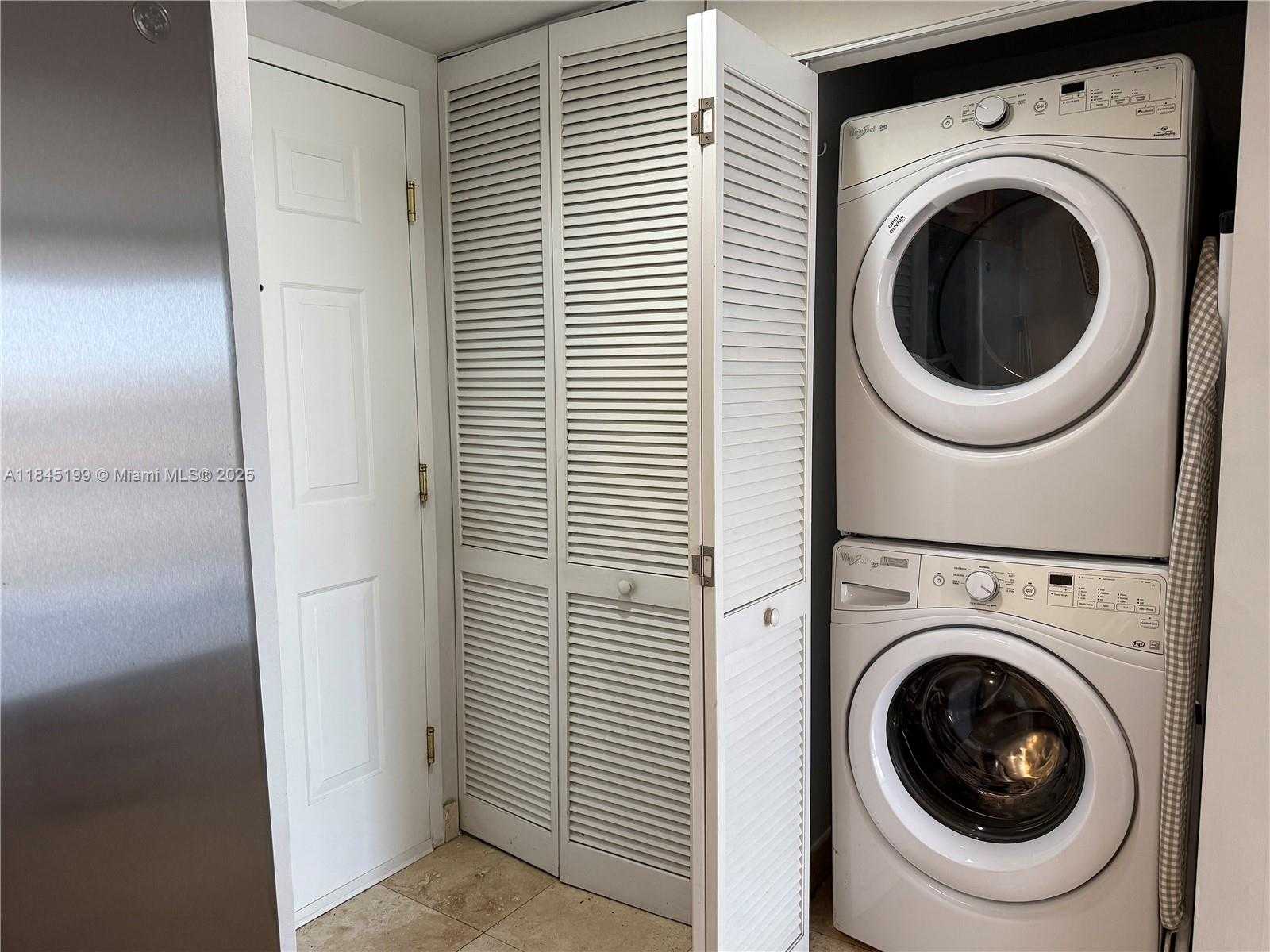 Small Image of 4100 SALZEDO ST #502, Coral Gables Number 14