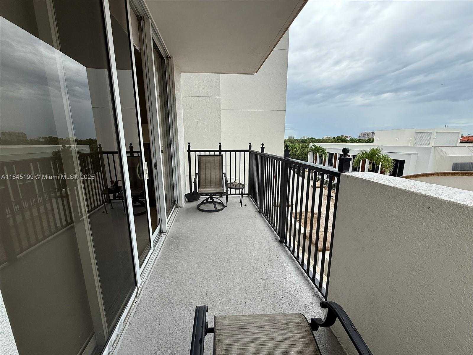 Small Image of 4100 SALZEDO ST #502, Coral Gables Number 21