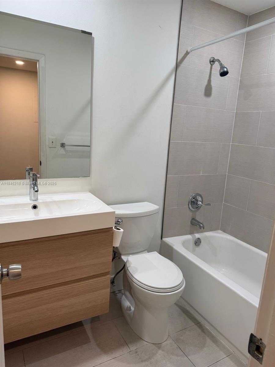 Small Image of 4630 NORTH WEST 102ND AVE #203-15, Doral Number 8