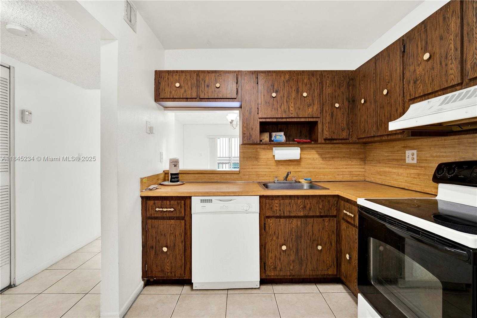 Small Image of 16750 NORTH EAST 10TH AVE #126, North Miami Beach Number 15