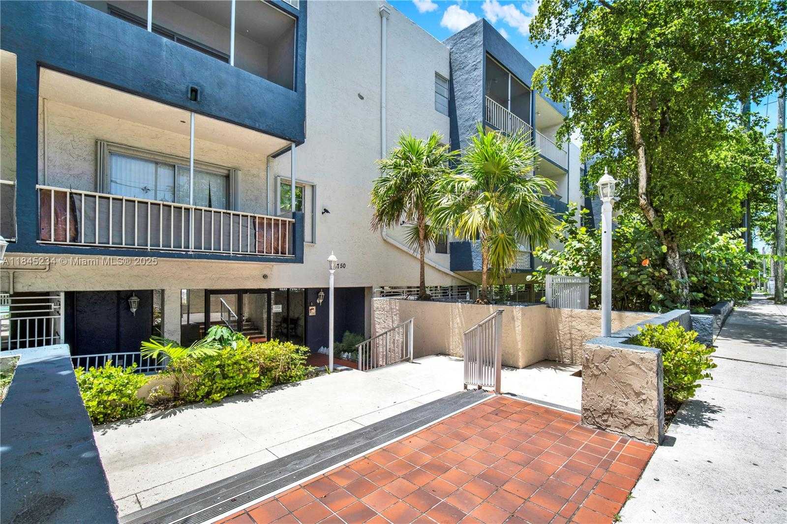 Small Image of 16750 NORTH EAST 10TH AVE #126, North Miami Beach Number 4