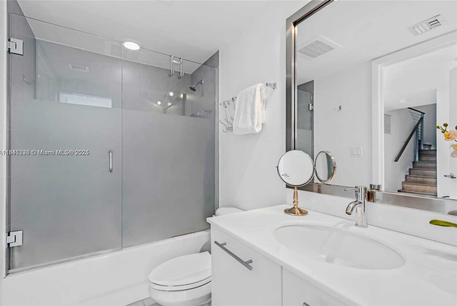 Small Image of 92 SOUTH WEST 3RD ST #504, Miami Number 12