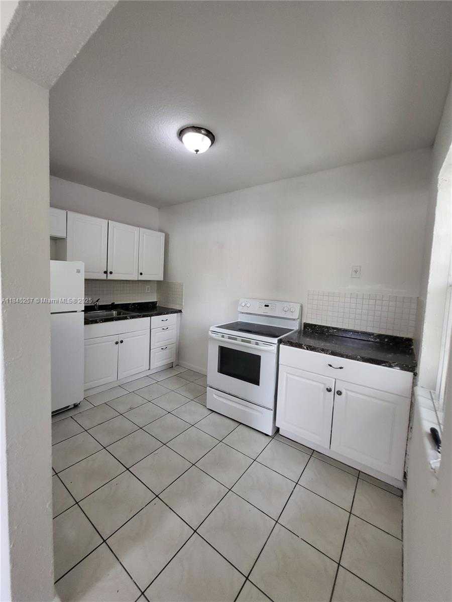 Small Image of 5731 NORTH WEST 6TH AVE #1, Miami Number 3