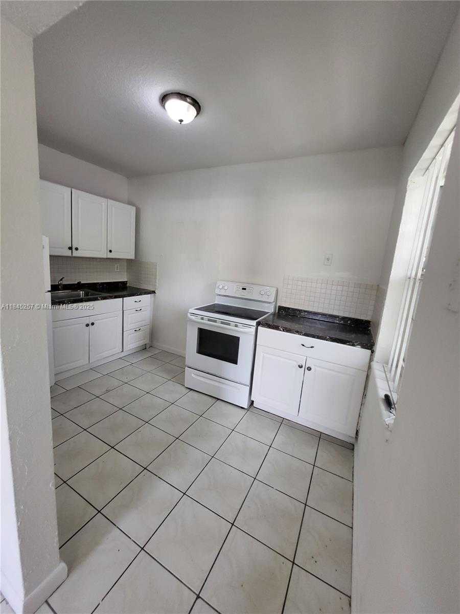 Small Image of 5731 NORTH WEST 6TH AVE #1, Miami Number 4