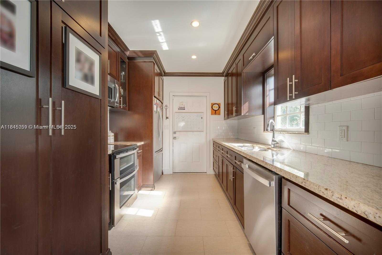 Small Image of 106 FLORIDA AVE, Coral Gables Number 10