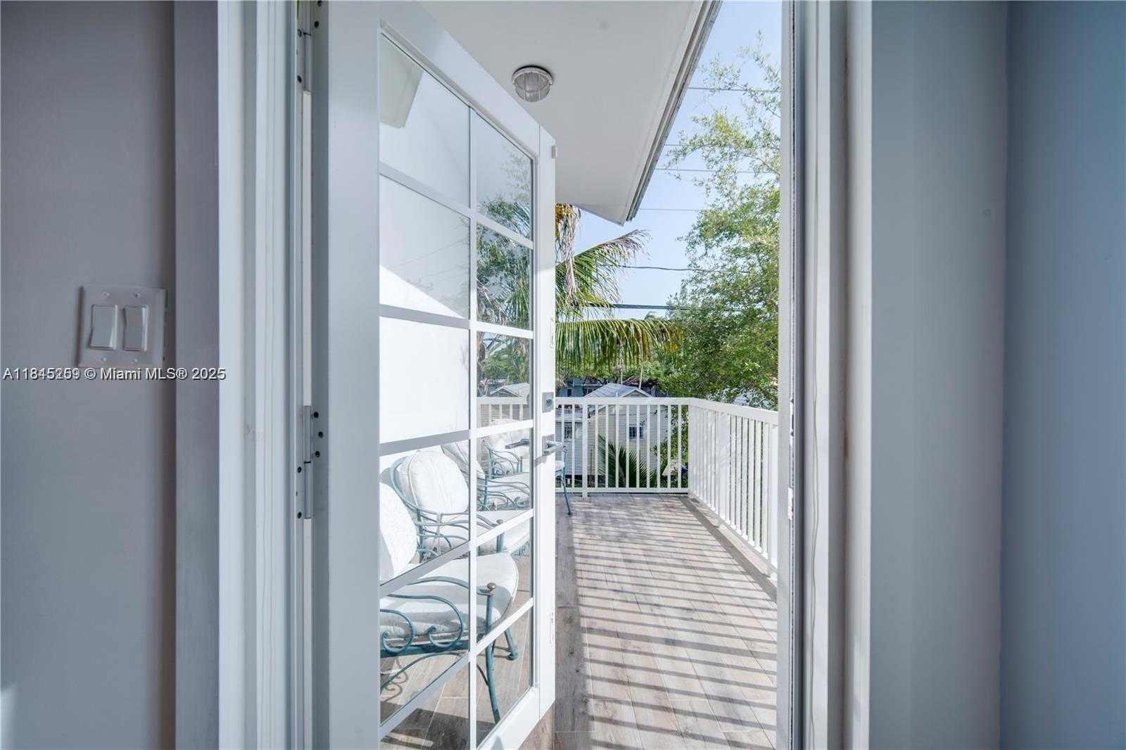 Small Image of 106 FLORIDA AVE, Coral Gables Number 25