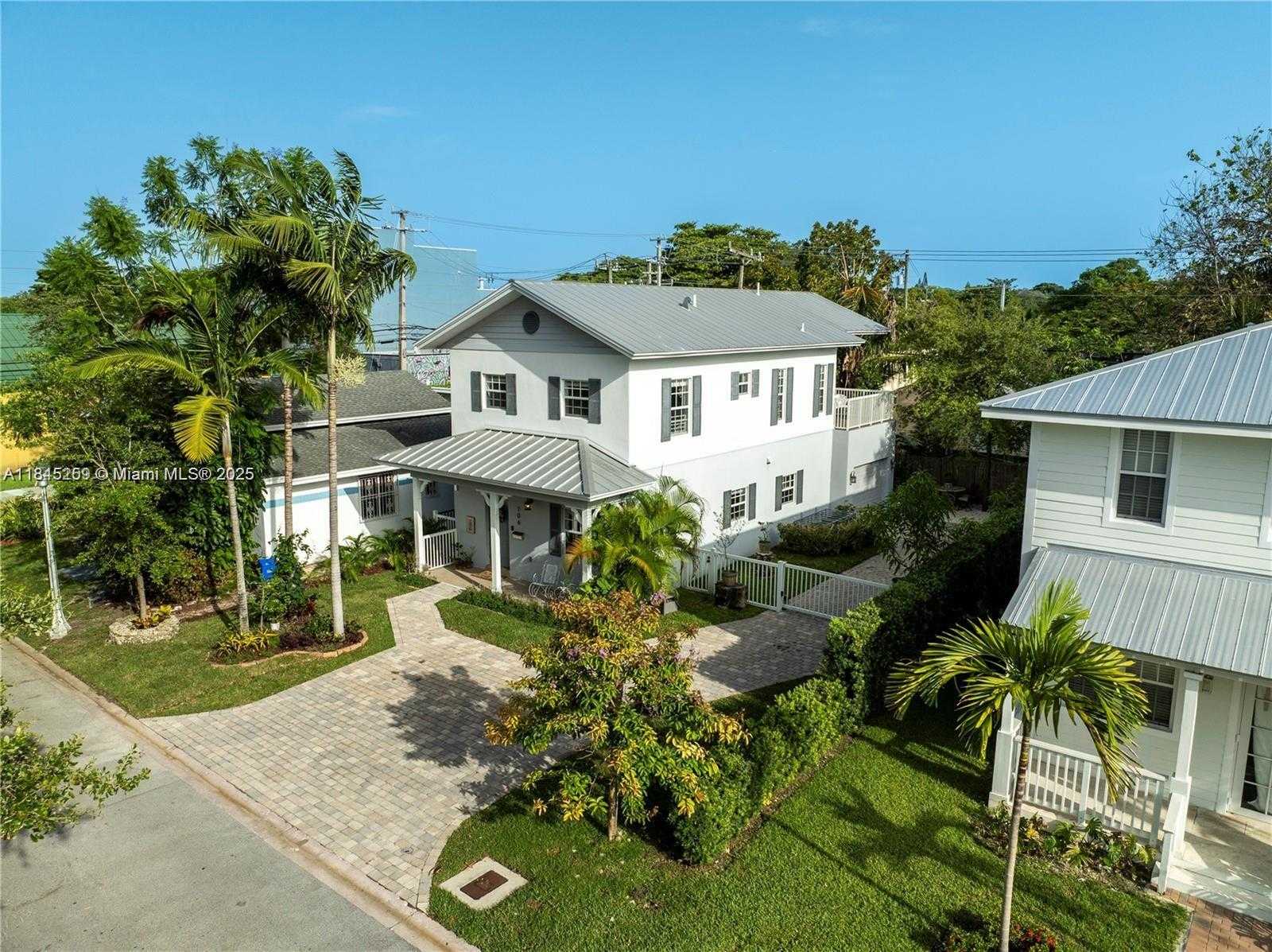 Small Image of 106 FLORIDA AVE, Coral Gables Number 28
