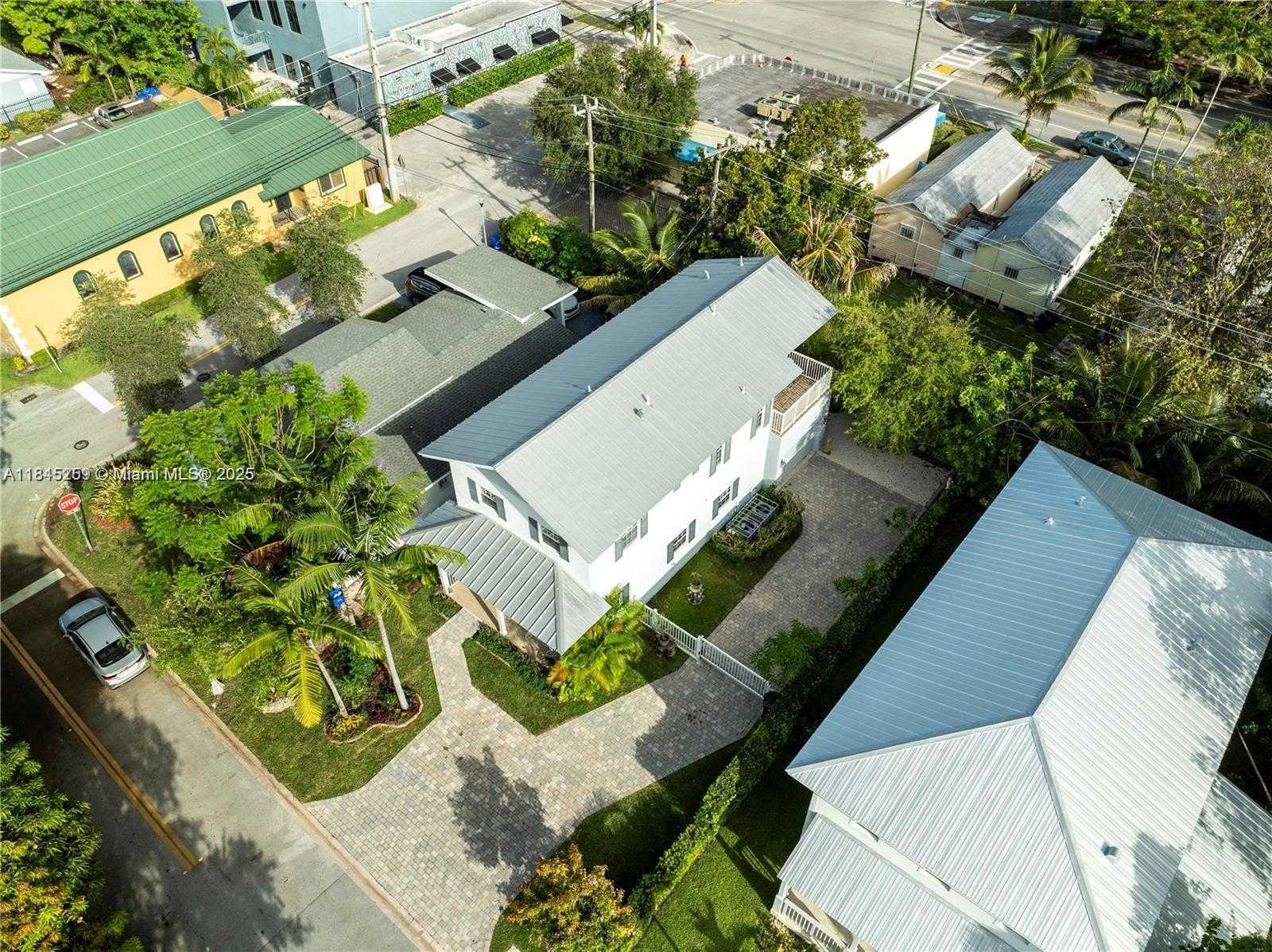Small Image of 106 FLORIDA AVE, Coral Gables Number 31