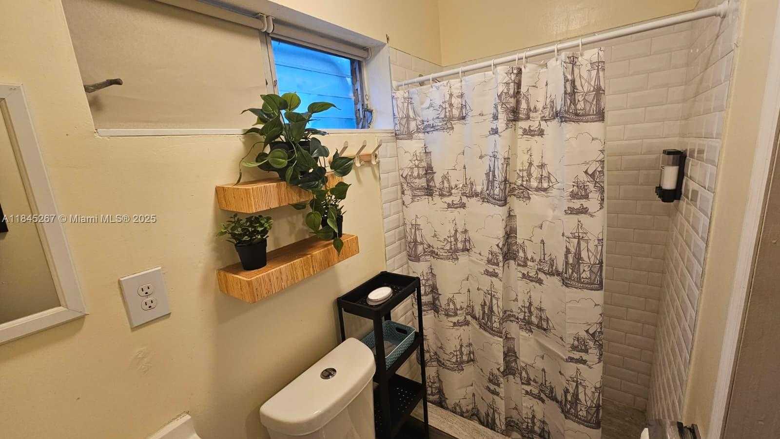 Small Image of 1836 ROOSEVELT ST #2, Hollywood Number 11