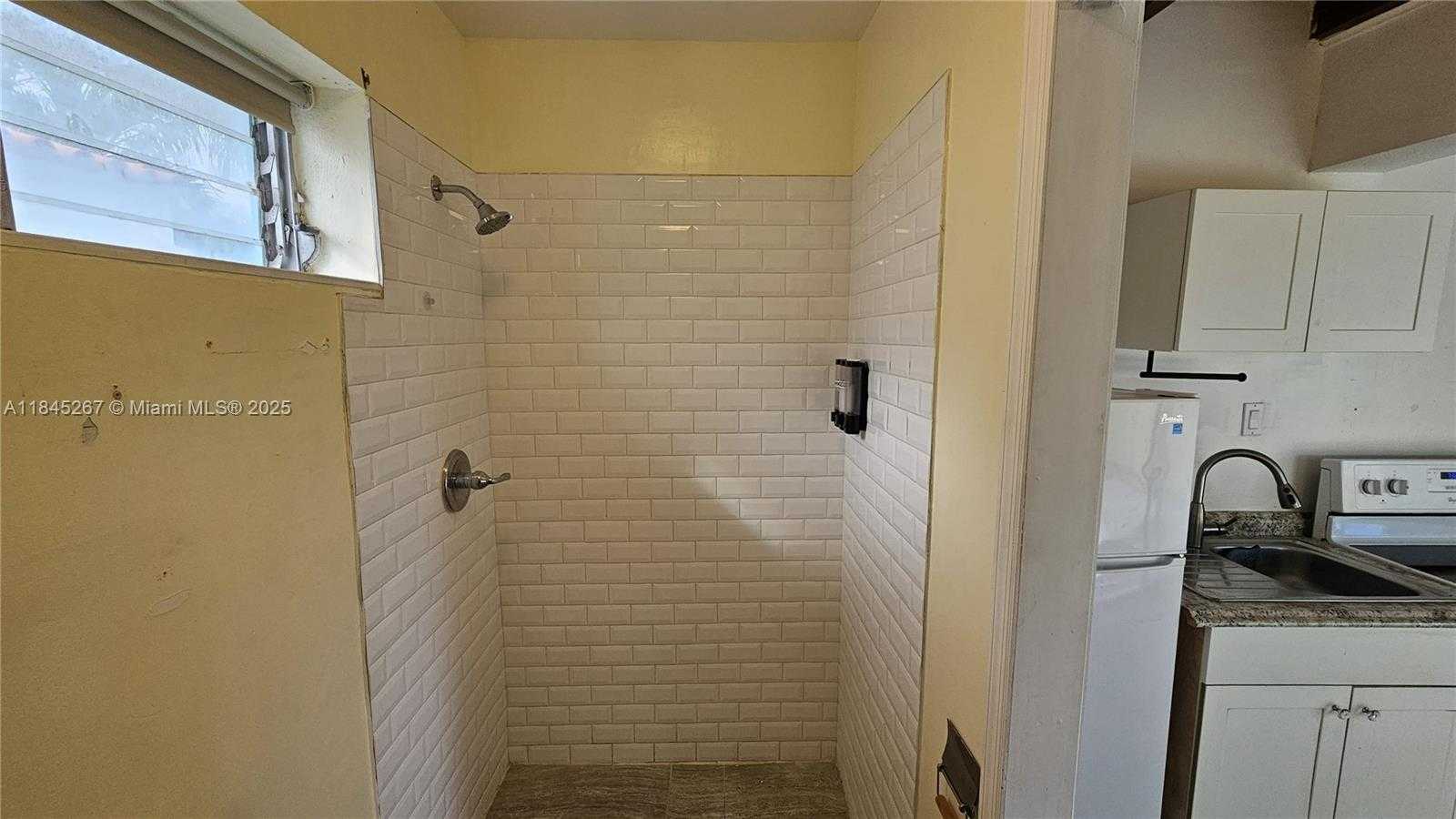 Small Image of 1836 ROOSEVELT ST #2, Hollywood Number 12