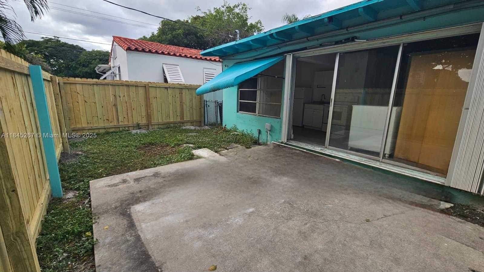 Small Image of 1836 ROOSEVELT ST #2, Hollywood Number 24