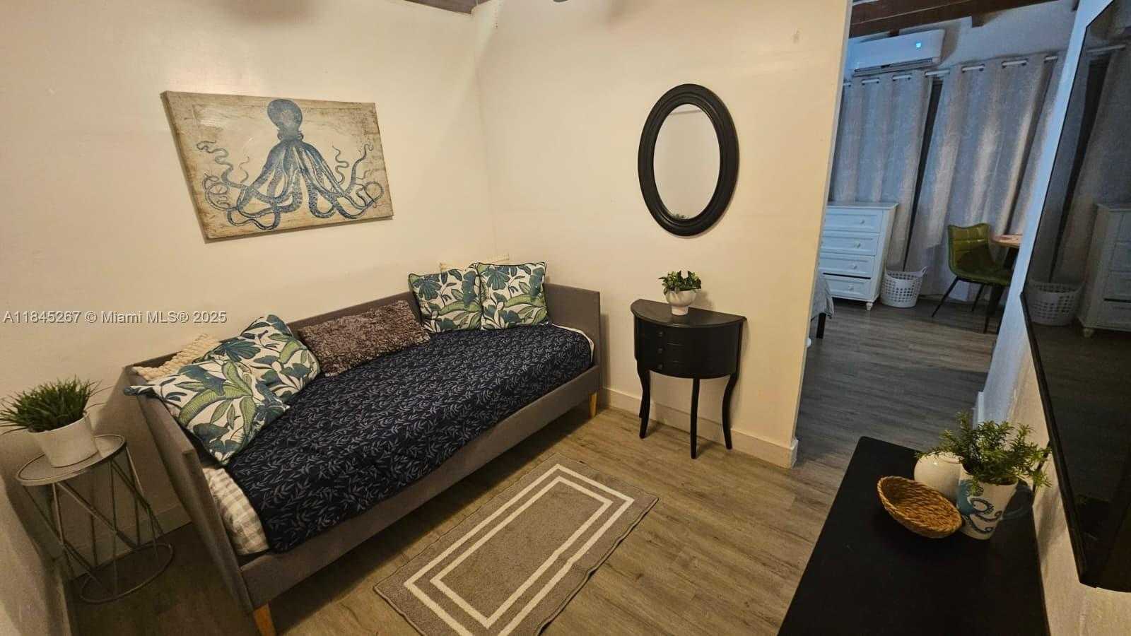 Small Image of 1836 ROOSEVELT ST #2, Hollywood Number 4