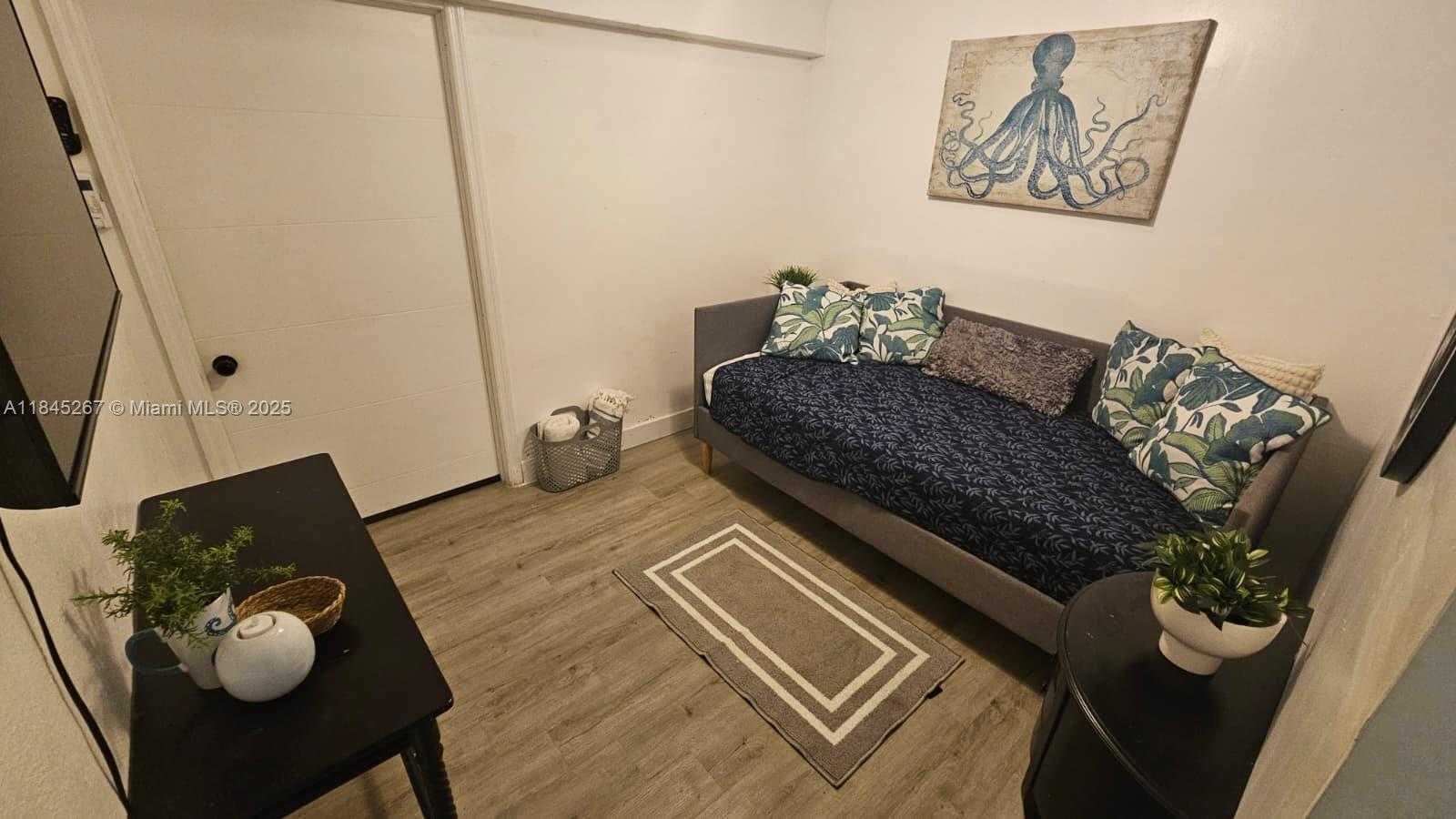 Small Image of 1836 ROOSEVELT ST #2, Hollywood Number 5