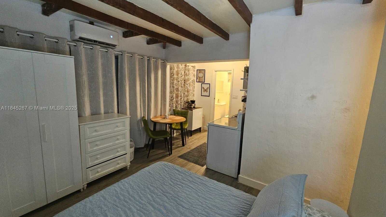 Small Image of 1836 ROOSEVELT ST #2, Hollywood Number 9