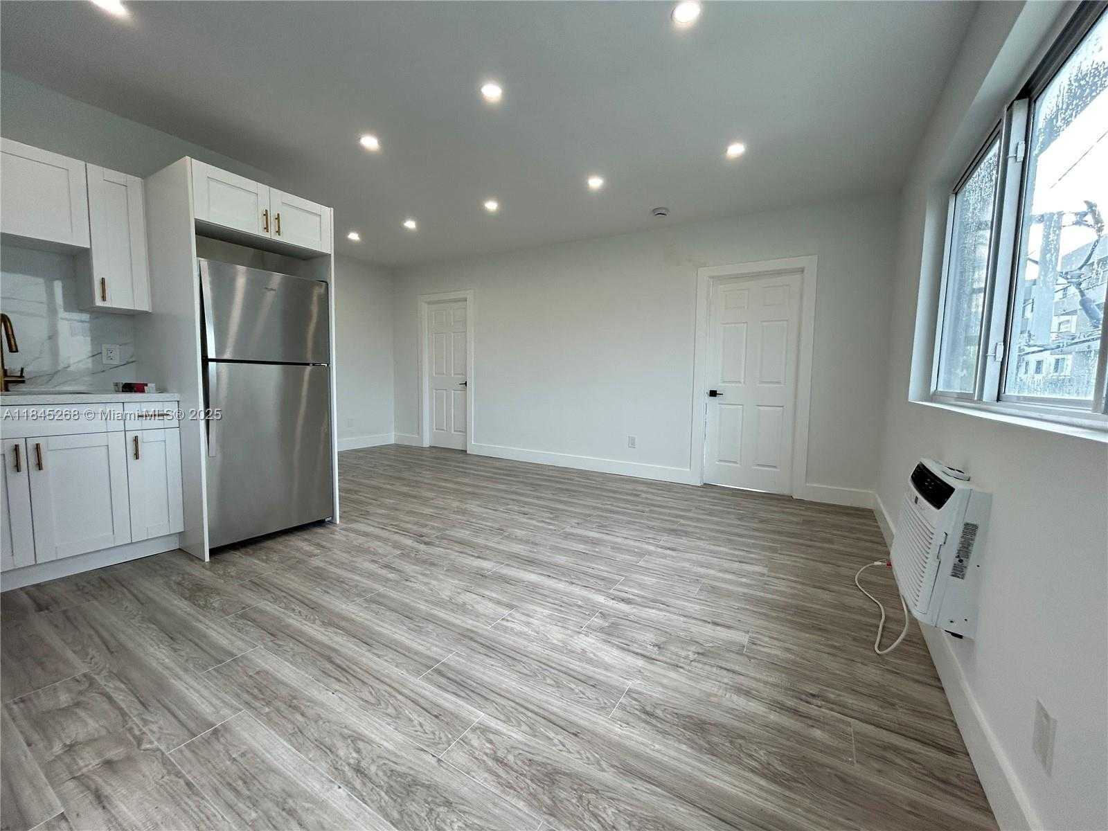 Small Image of 1936 NORMANDY DR #10, Miami Beach Number 4
