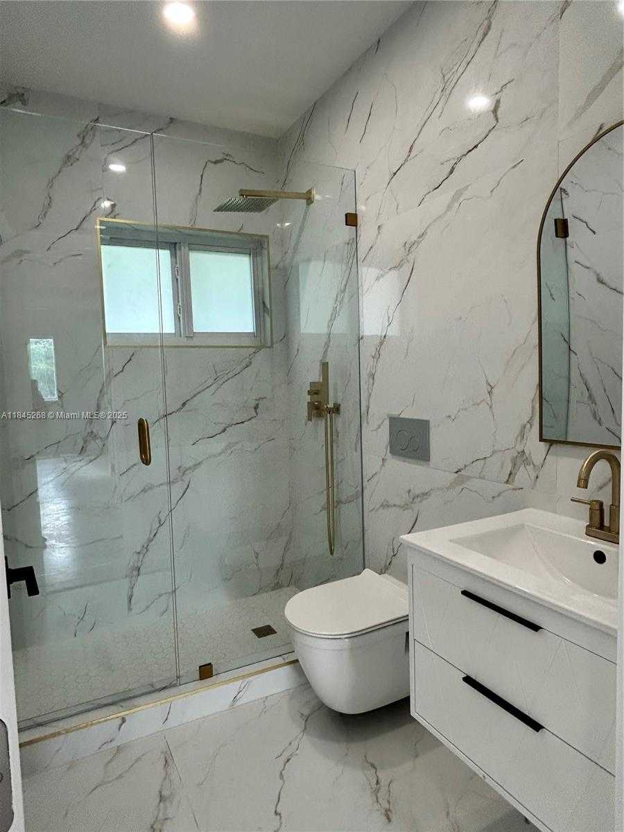 Small Image of 1936 NORMANDY DR #10, Miami Beach Number 6