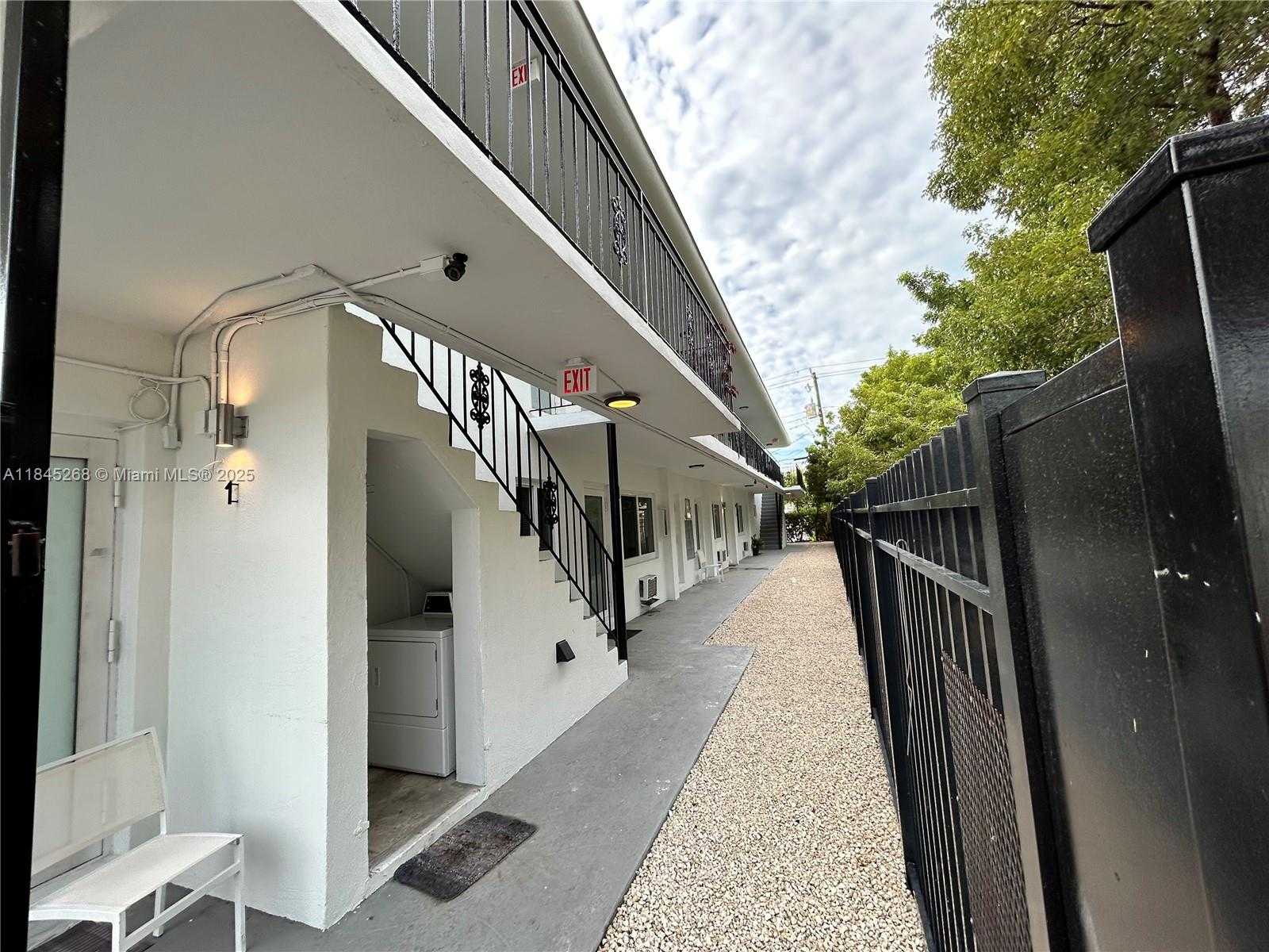 Small Image of 1936 NORMANDY DR #10, Miami Beach Number 8