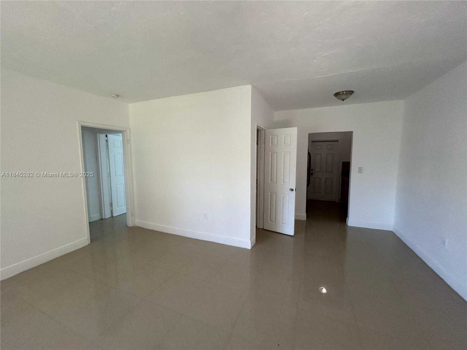 Small Image of 8321 CRESPI BLVD #4, Miami Beach Number 4