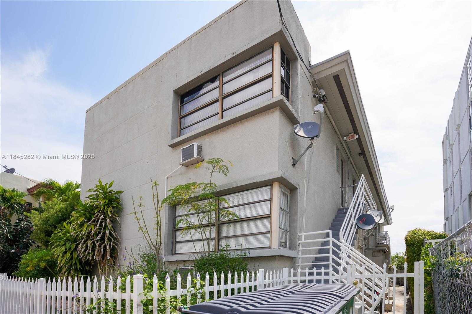 Small Image of 8321 CRESPI BLVD #4, Miami Beach Number 8