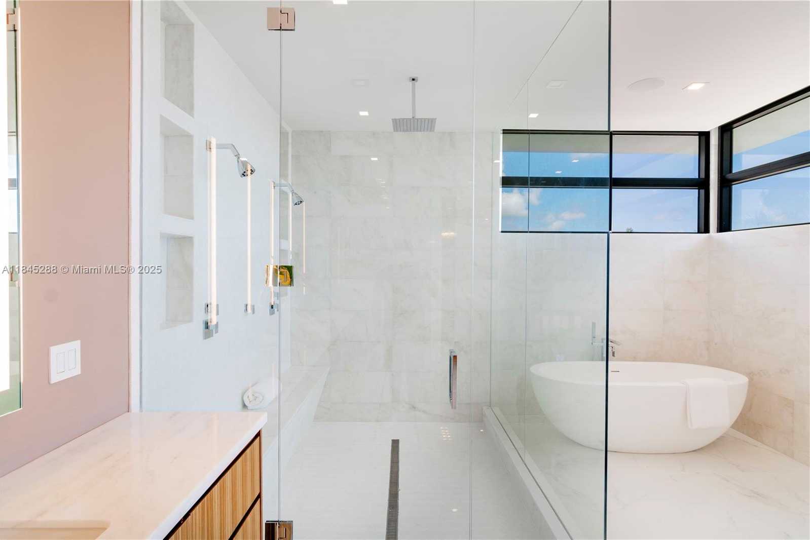 Small Image of 1248 NORTH EAST 89TH ST, Miami Number 30