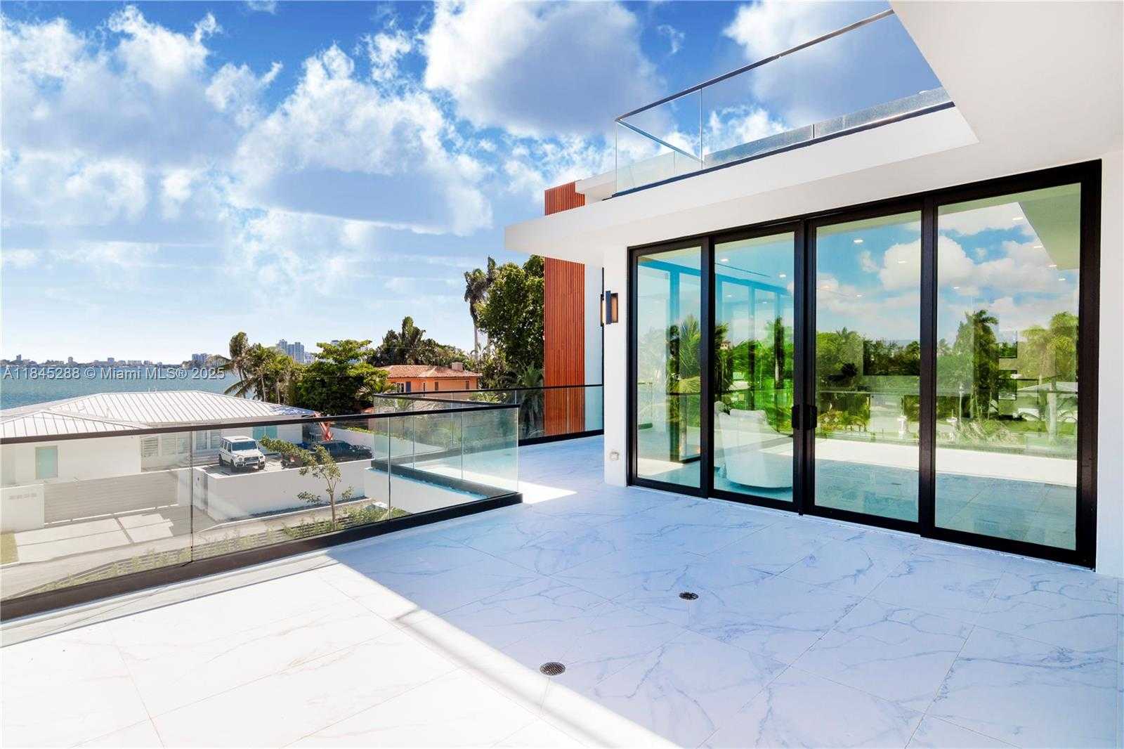 Small Image of 1248 NORTH EAST 89TH ST, Miami Number 31