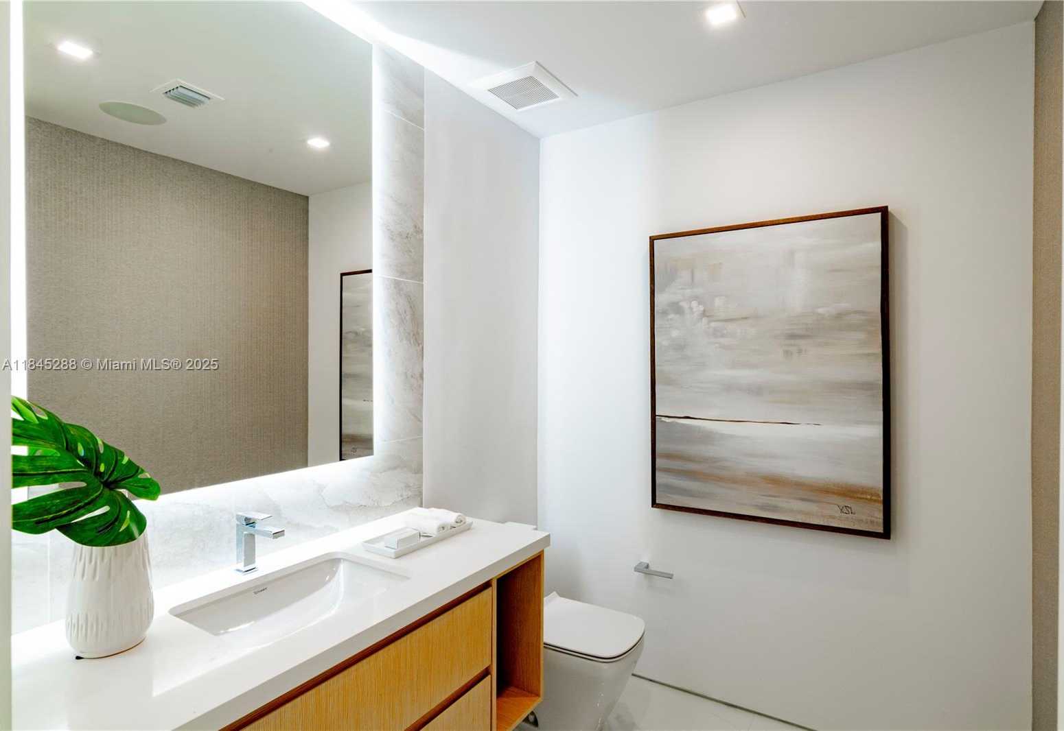 Small Image of 1248 NORTH EAST 89TH ST, Miami Number 32