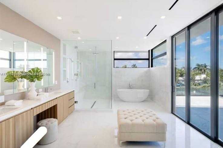 Small Image of 1248 NORTH EAST 89TH ST, Miami Number 43