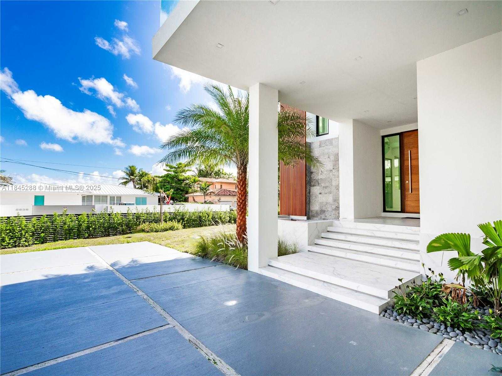 Small Image of 1248 NORTH EAST 89TH ST, Miami Number 58