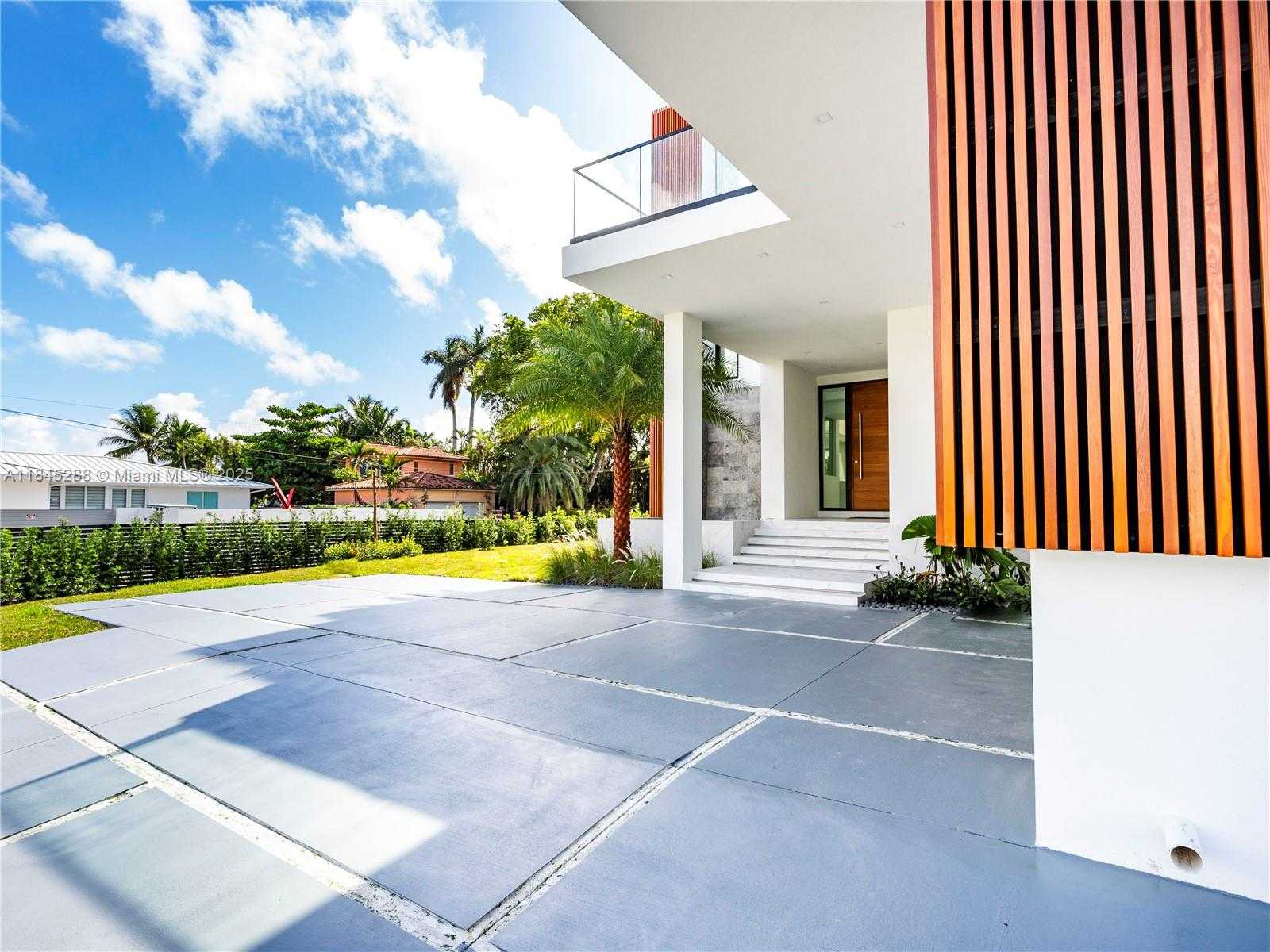 Small Image of 1248 NORTH EAST 89TH ST, Miami Number 59