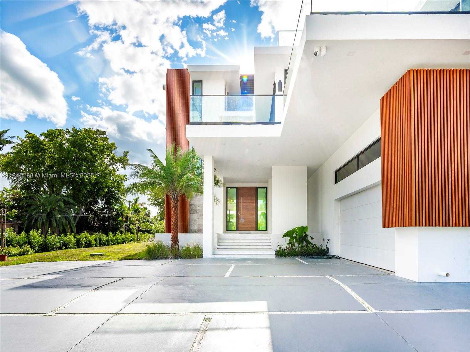 Small Image of 1248 NORTH EAST 89TH ST, Miami Number 61