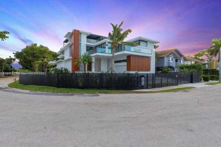 Small Image of 1248 NORTH EAST 89TH ST, Miami Number 62