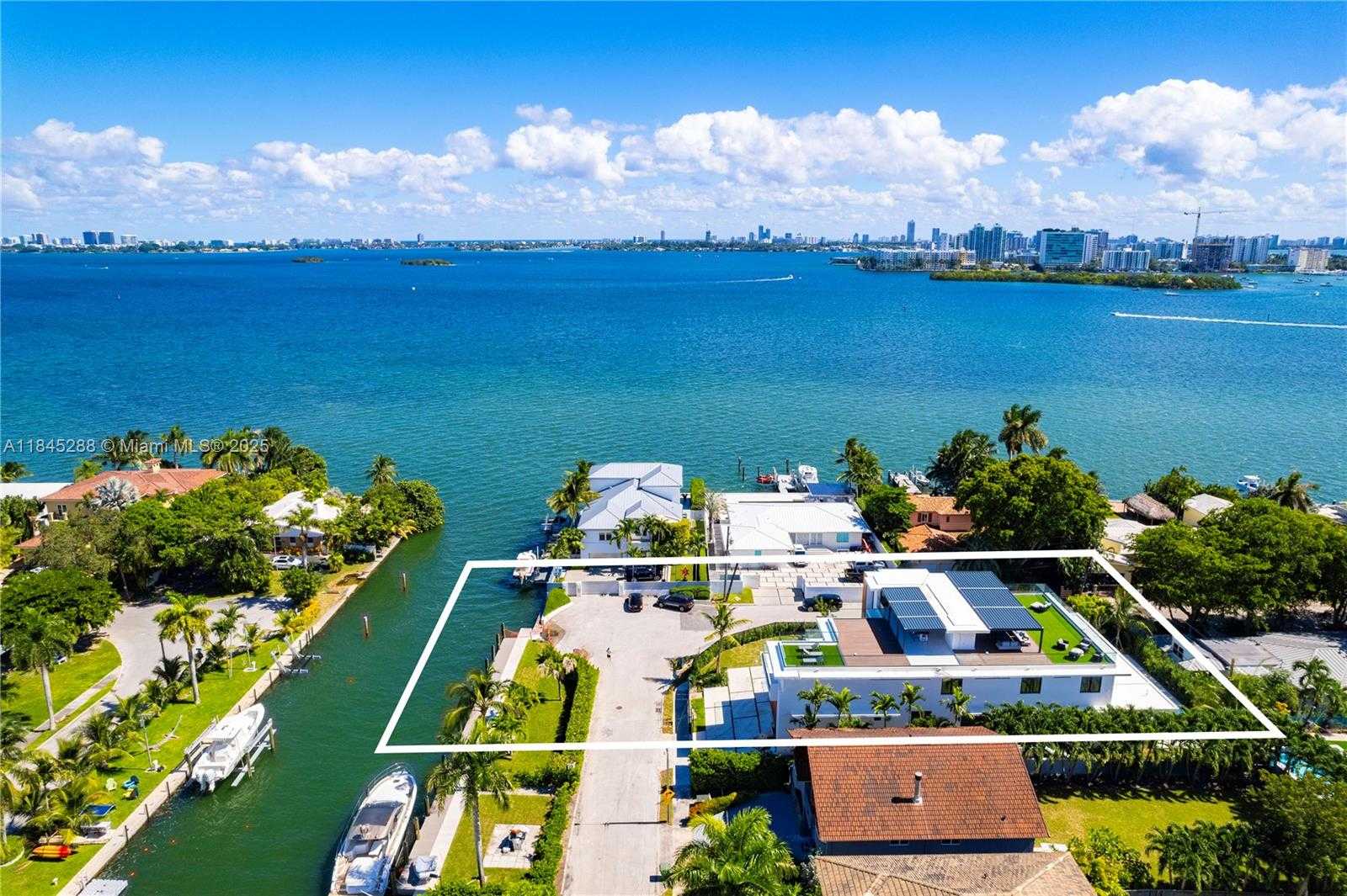 Small Image of 1248 NORTH EAST 89TH ST, Miami Number 63