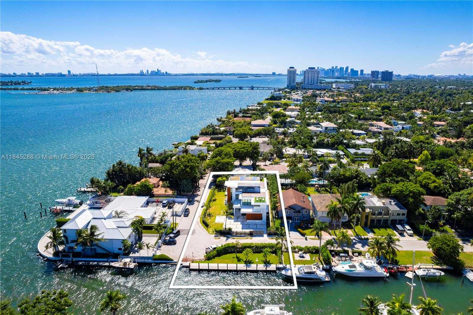 Small Image of 1248 NORTH EAST 89TH ST, Miami Number 64