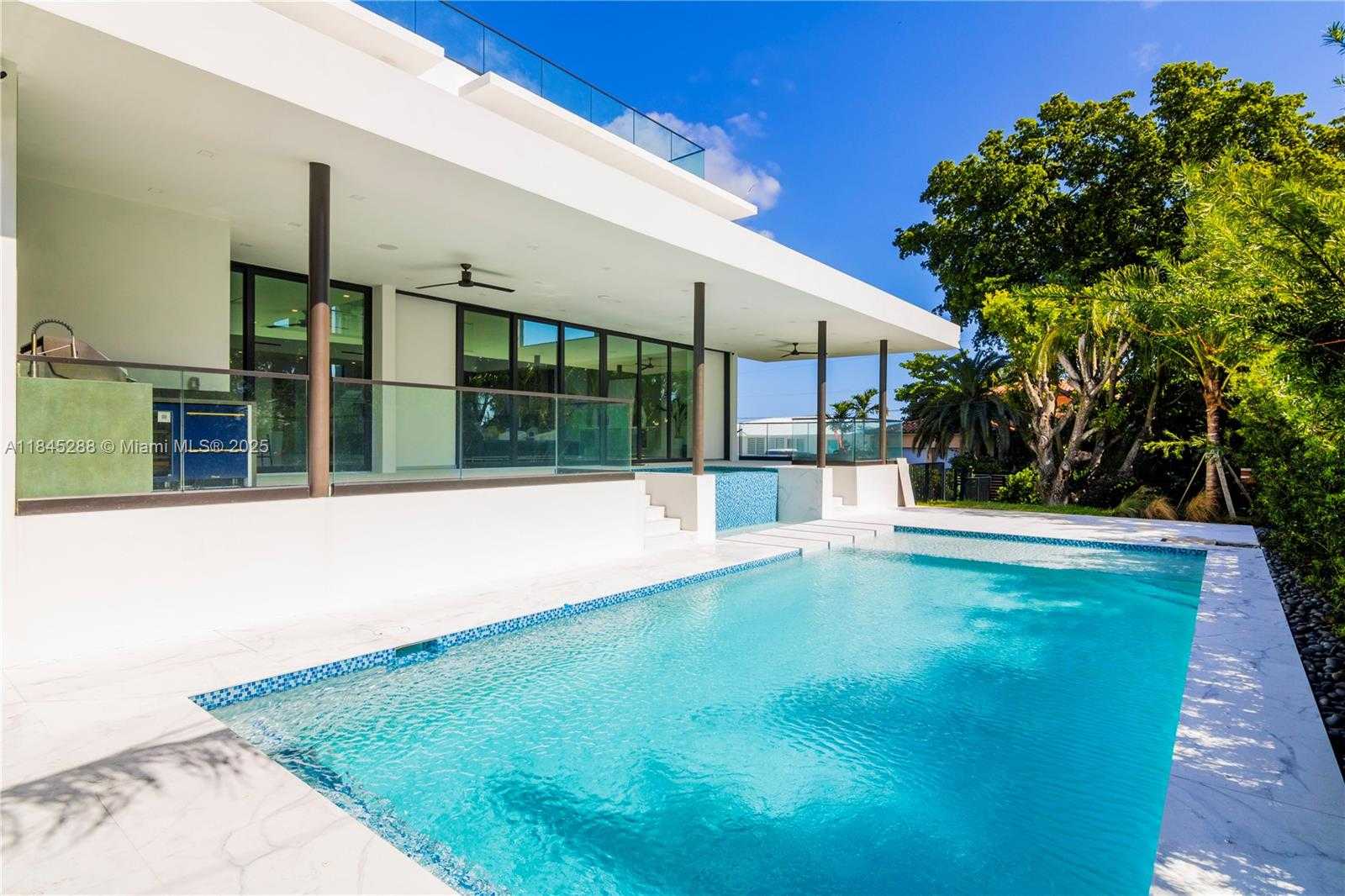 Small Image of 1248 NORTH EAST 89TH ST, Miami Number 7