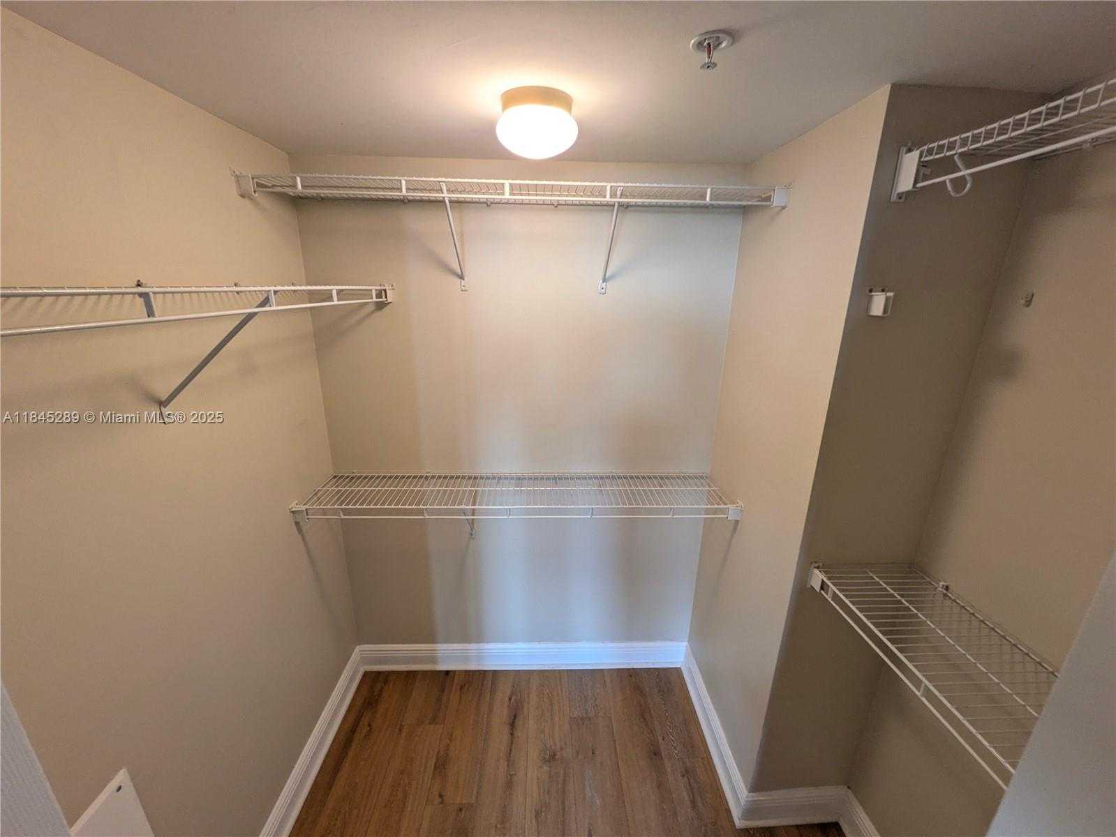 Small Image of 2000 NORTH BAYSHORE DR #627, Miami Number 11