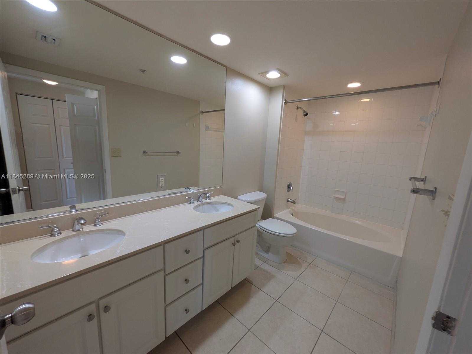 Small Image of 2000 NORTH BAYSHORE DR #627, Miami Number 12