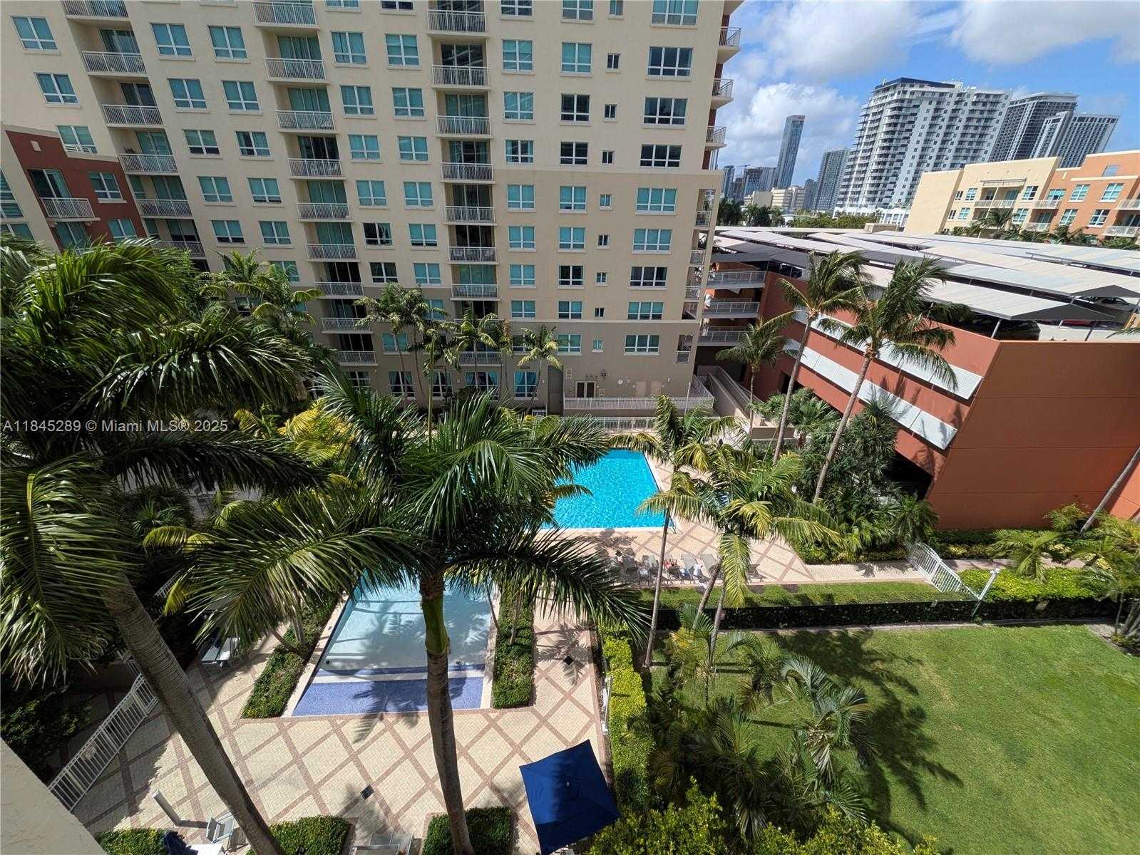 Small Image of 2000 NORTH BAYSHORE DR #627, Miami Number 3