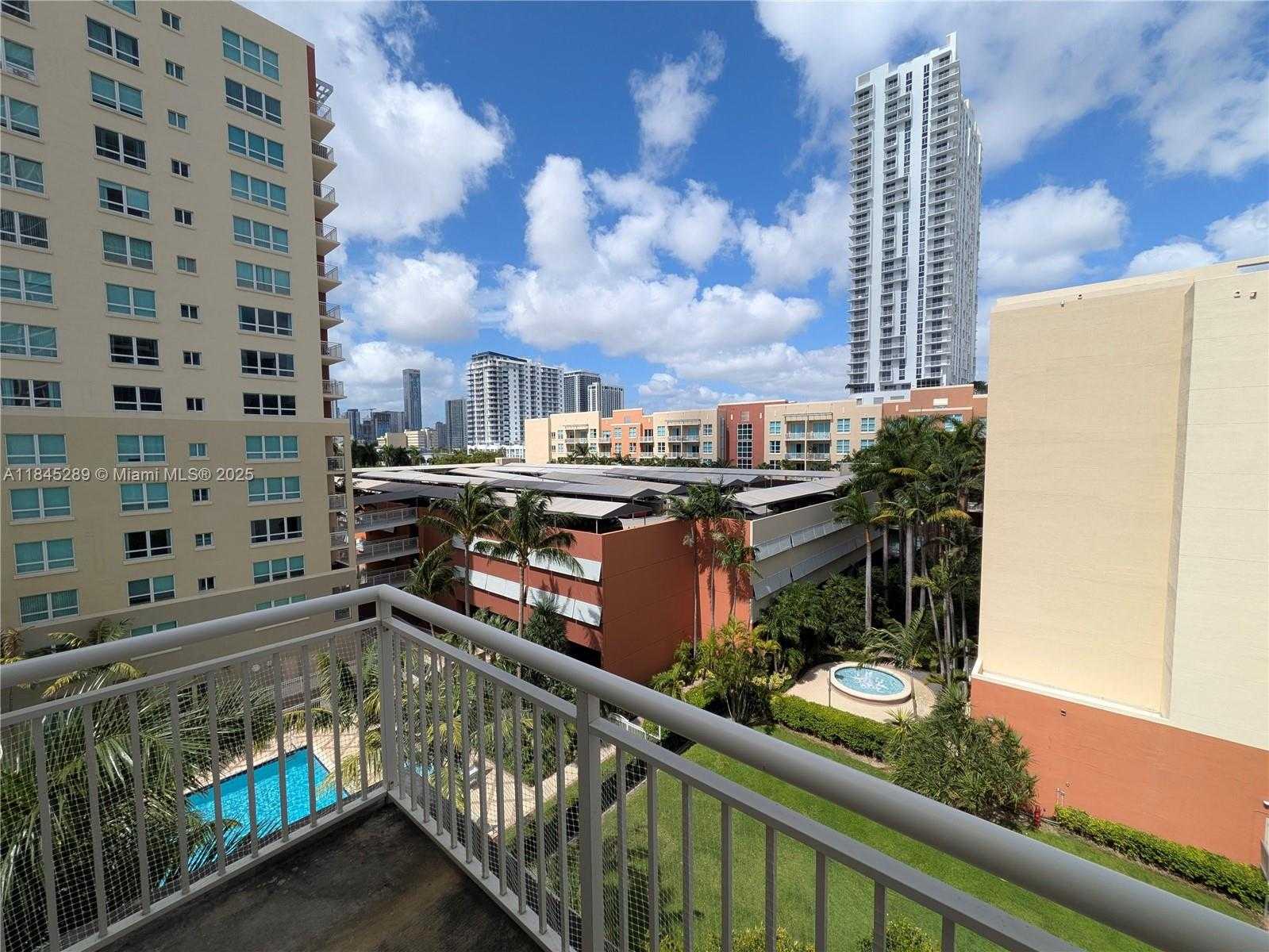 Small Image of 2000 NORTH BAYSHORE DR #627, Miami Number 4
