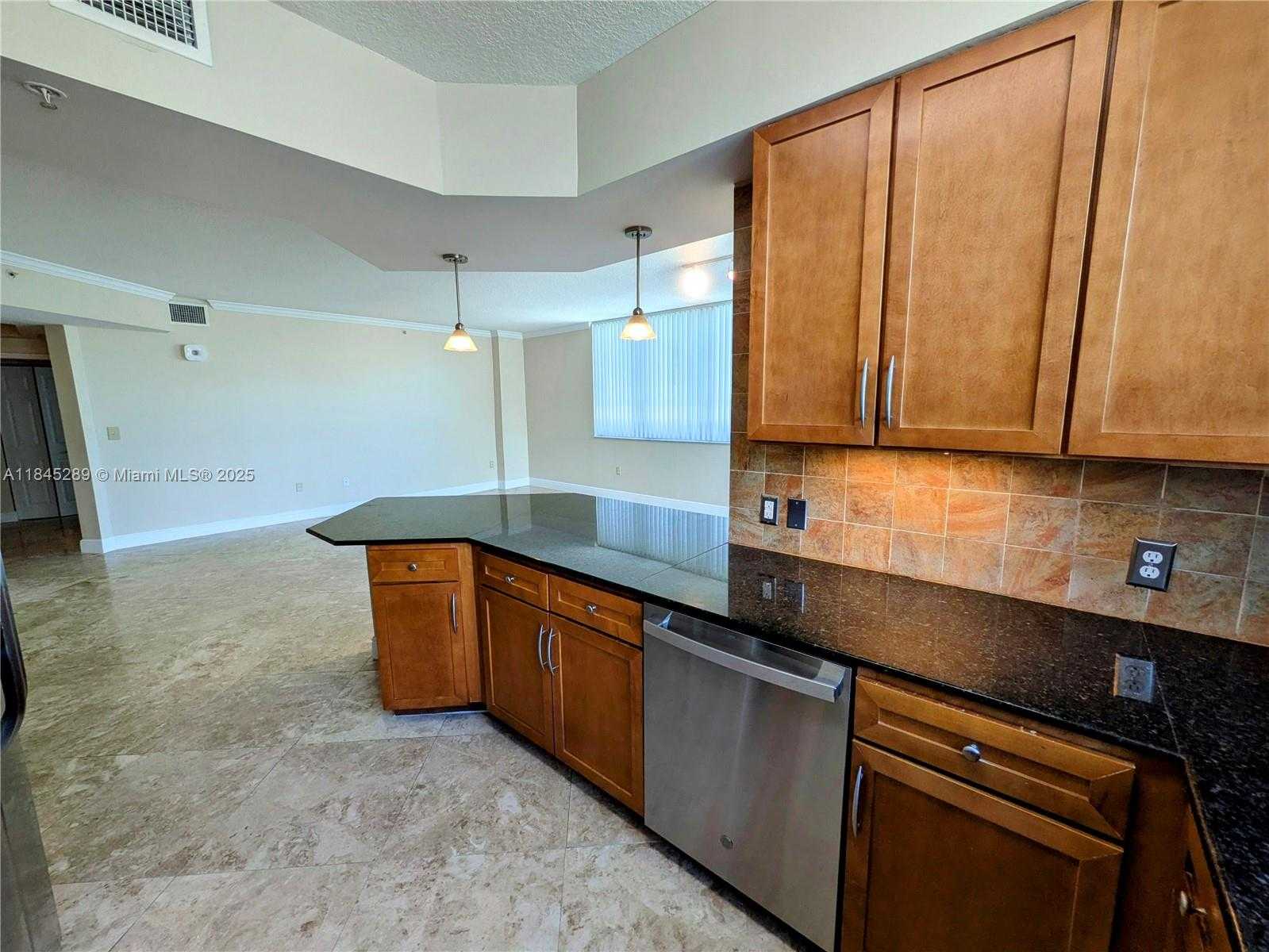 Small Image of 2000 NORTH BAYSHORE DR #627, Miami Number 8