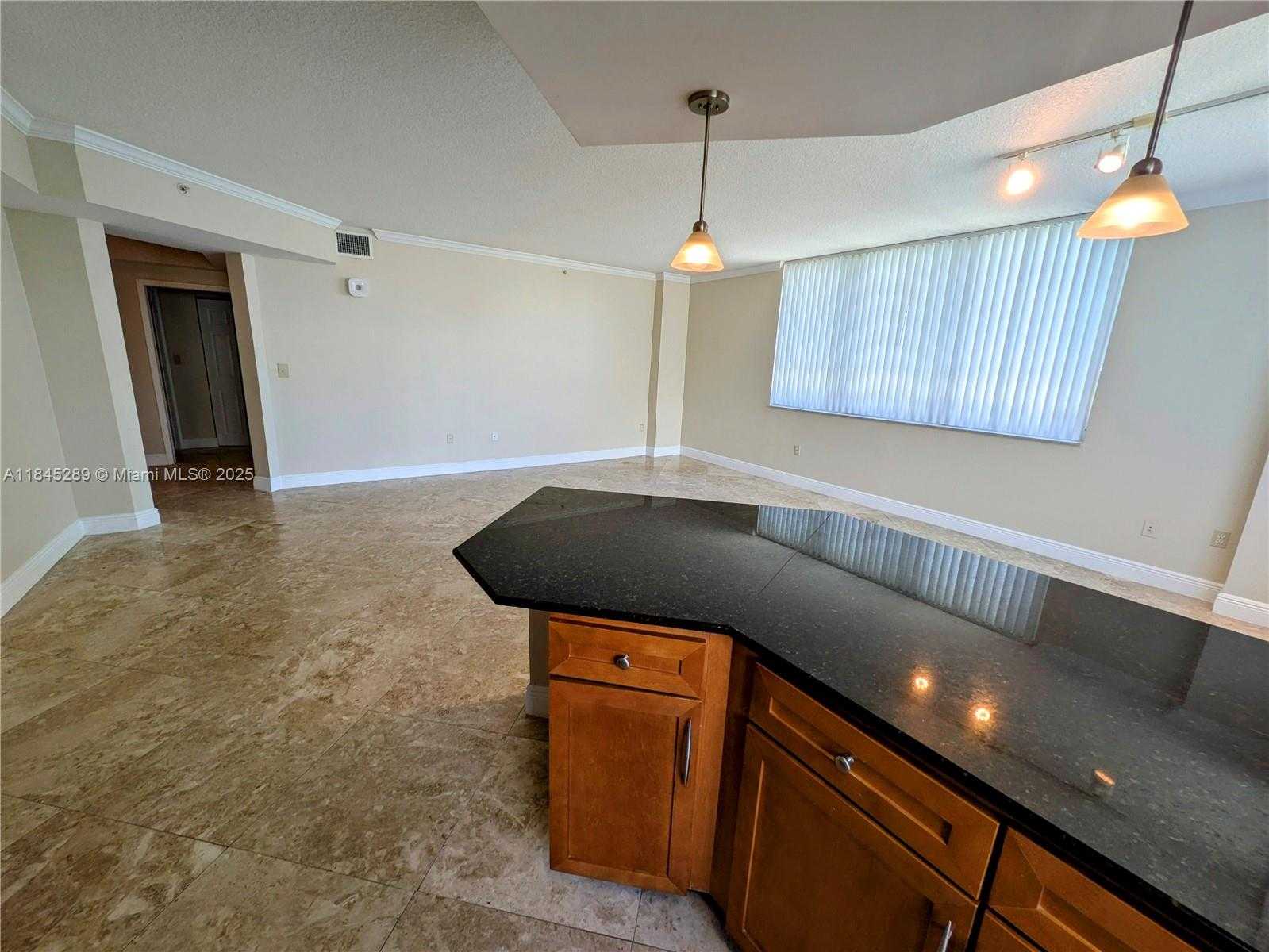 Small Image of 2000 NORTH BAYSHORE DR #627, Miami Number 9