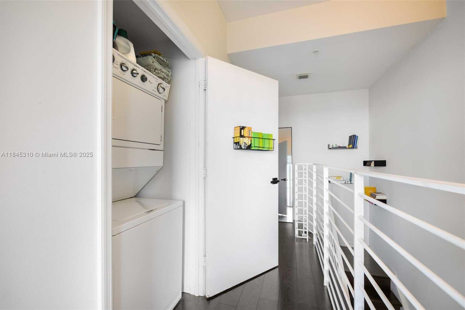 Small Image of 60 SOUTH WEST 13TH ST #2417, Miami Number 5