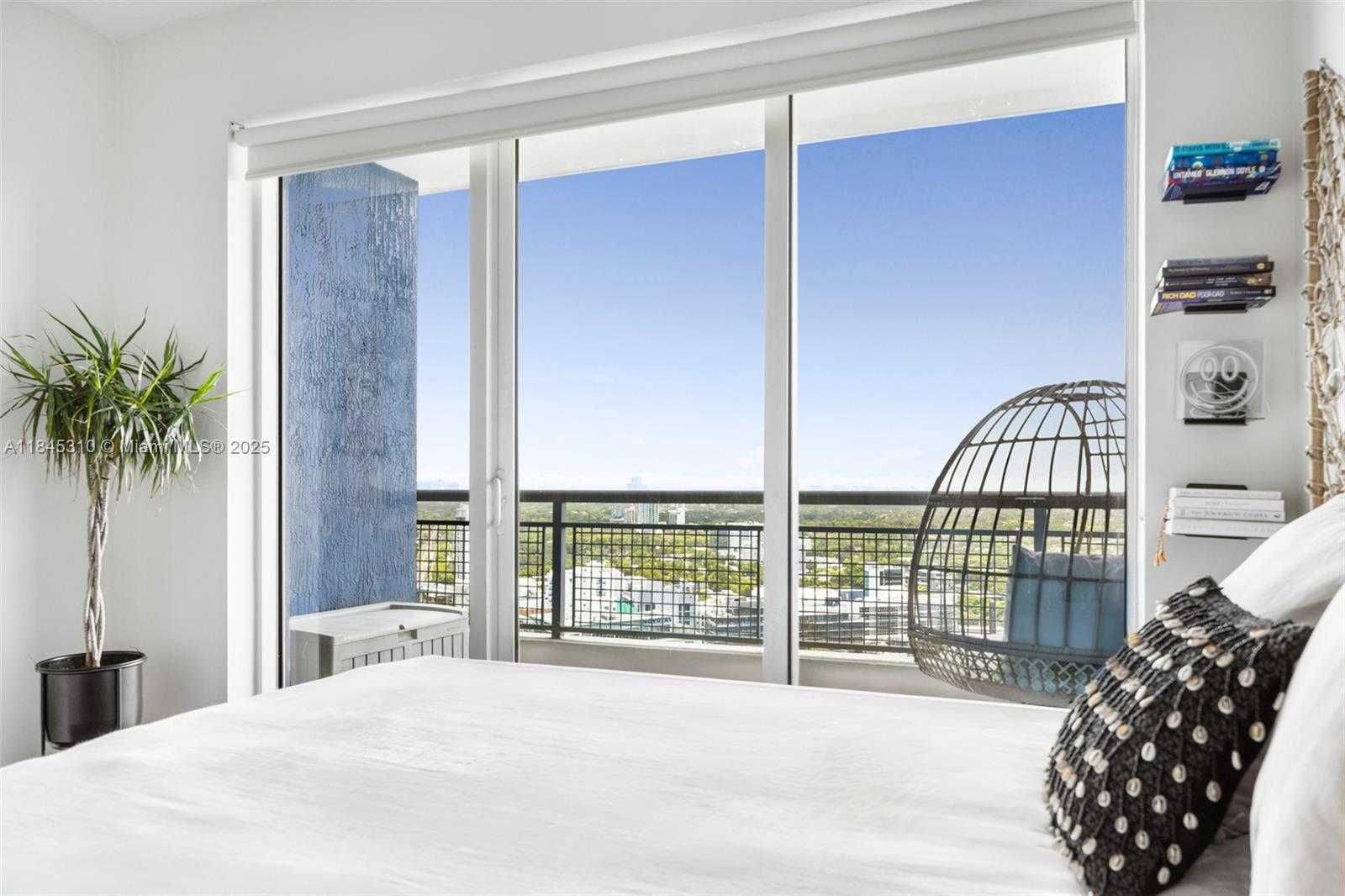 Small Image of 60 SOUTH WEST 13TH ST #2417, Miami Number 7