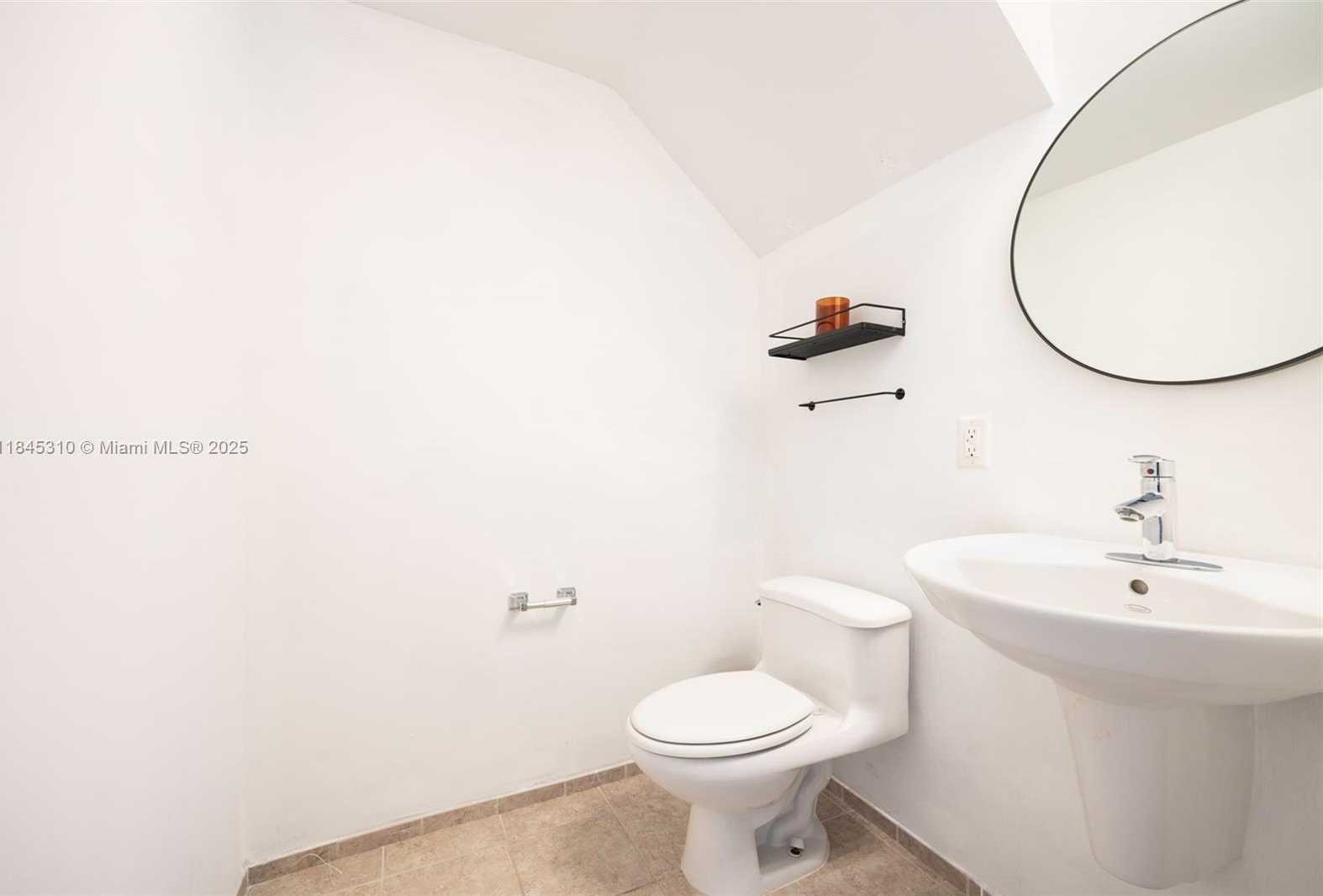 Small Image of 60 SOUTH WEST 13TH ST #2417, Miami Number 9