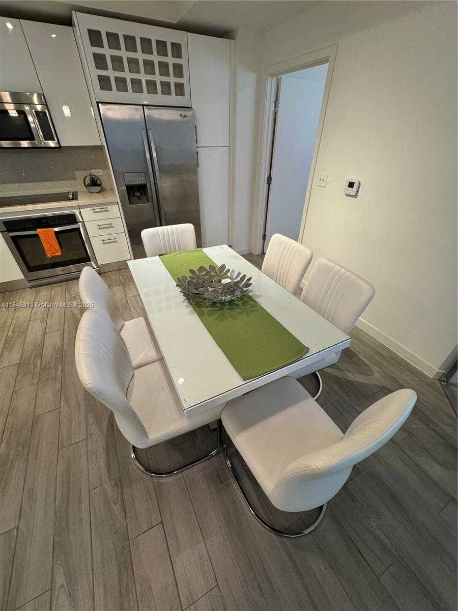 Small Image of 999 SOUTH WEST 1ST AVE #1401, Miami Number 4